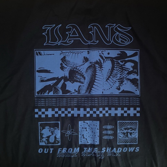NWOT Vans “Out From The Shadows” Graphic Tee Size XXL - Picture 1 of 5
